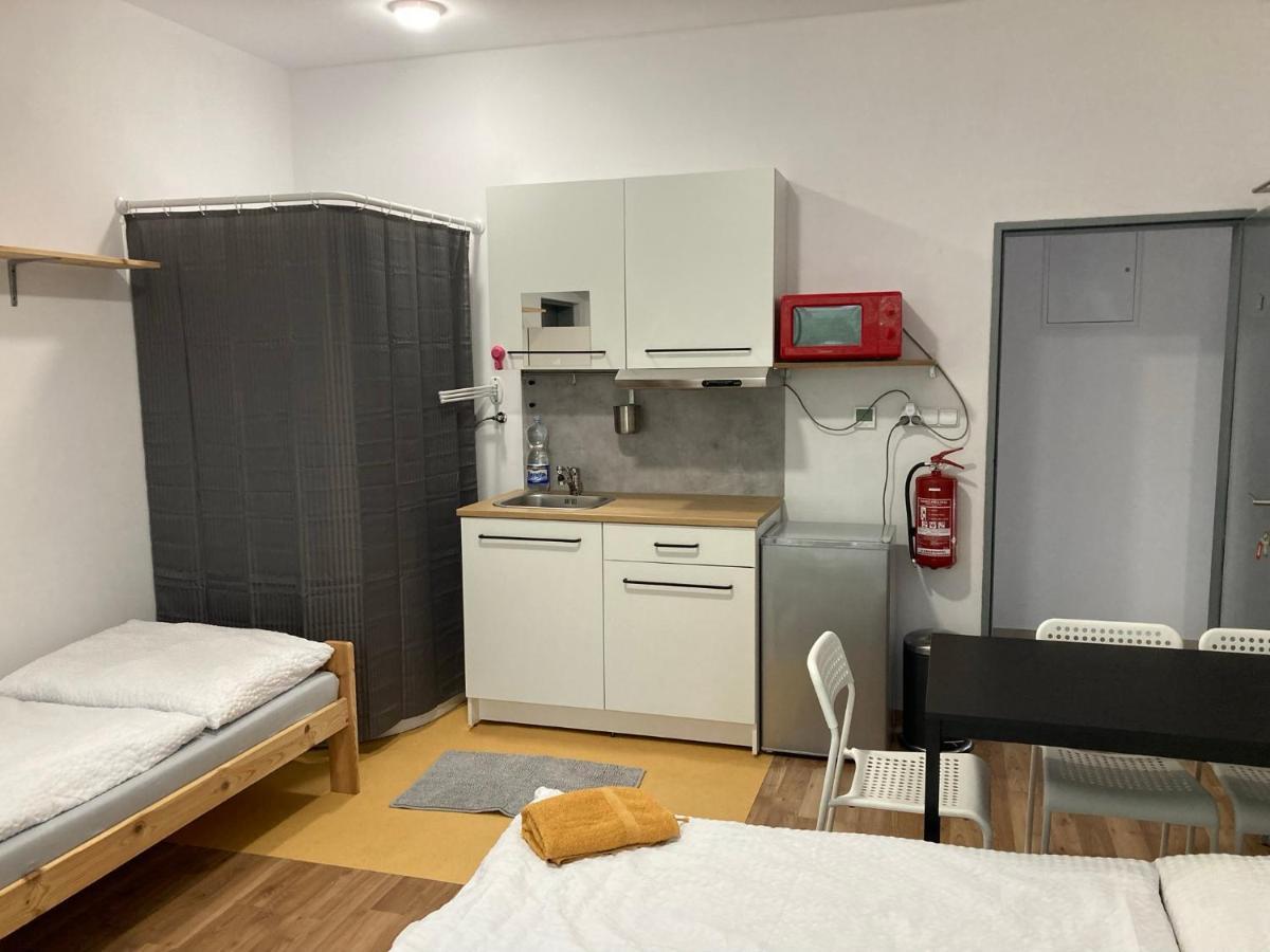 Klubovna u Kanálu - mini apartman Racice  Exterior foto