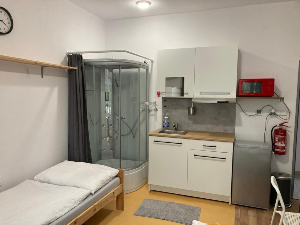 Klubovna u Kanálu - mini apartman Racice  Exterior foto
